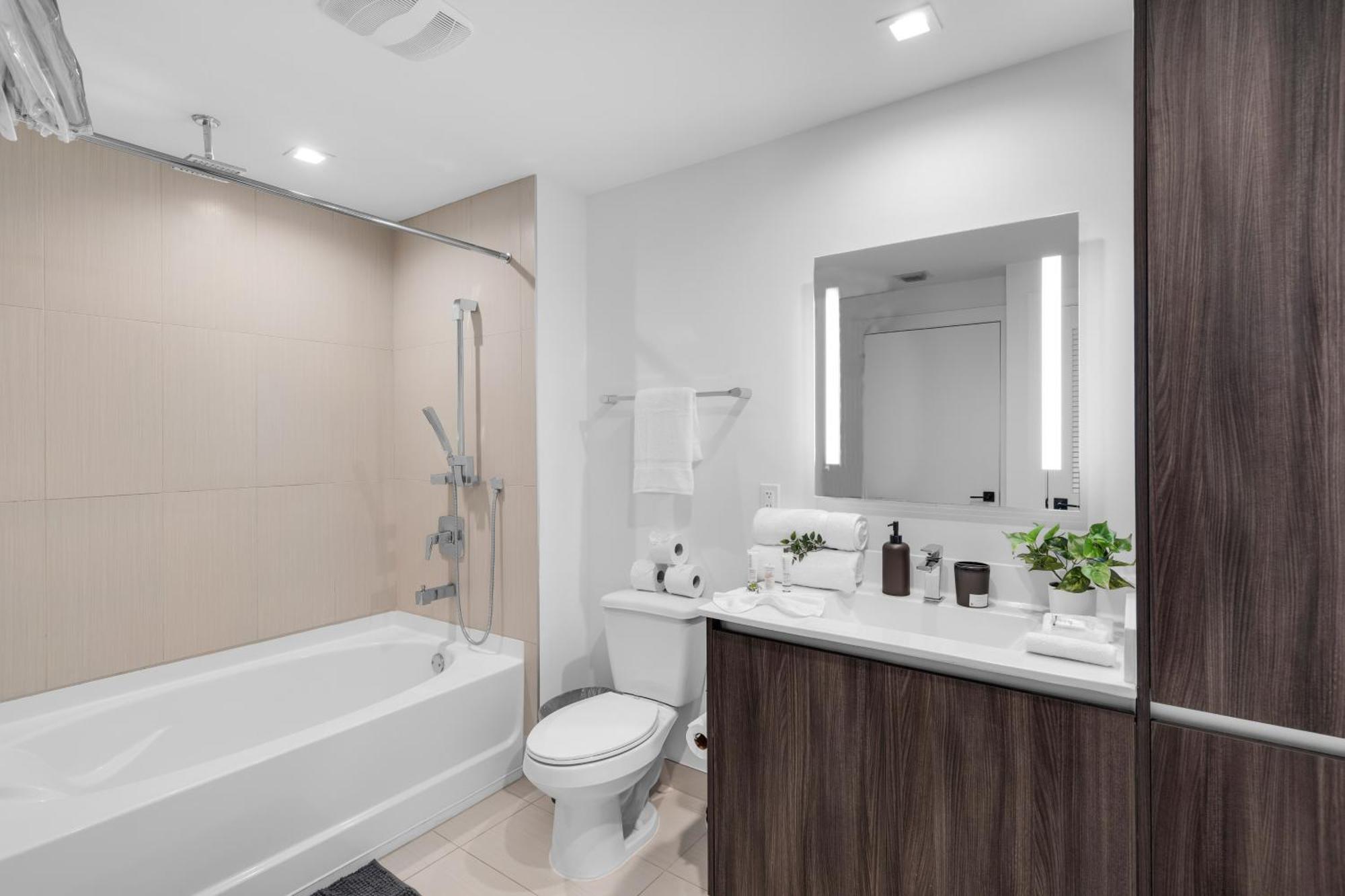 Modern 1 Bedroom In The Heart Of Downtown Doral Appartamento *