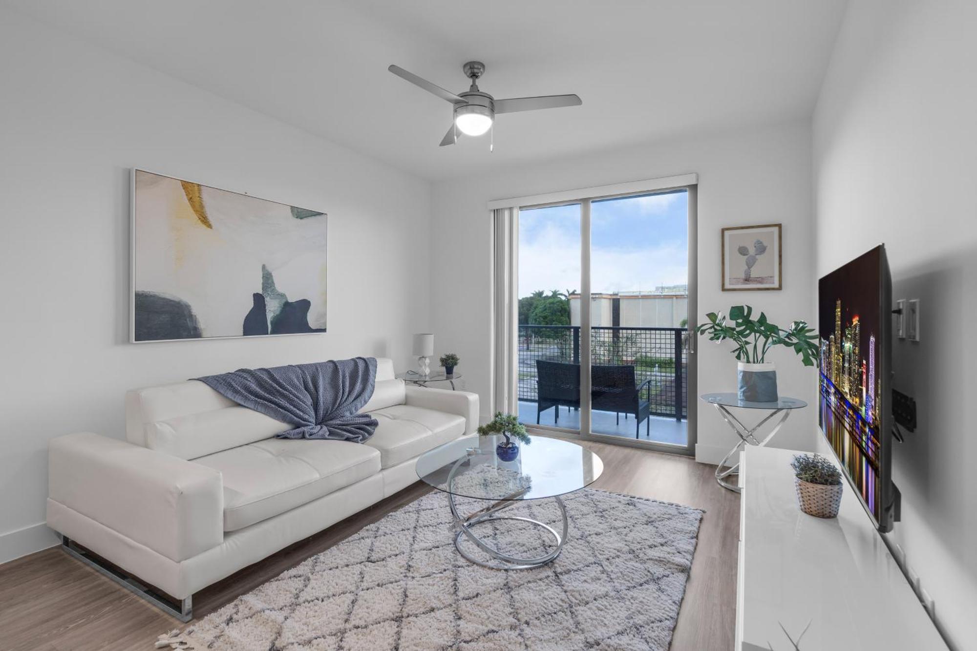Modern 1 Bedroom In The Heart Of Downtown Doral Appartamento