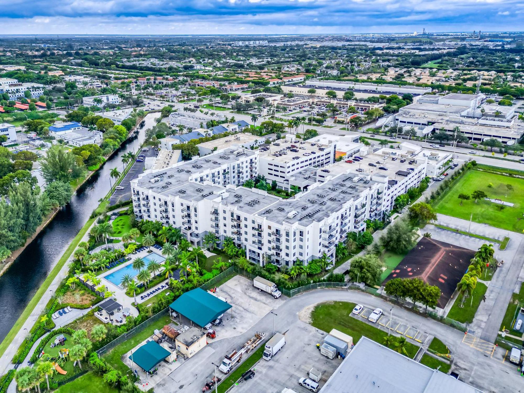Modern 1 Bedroom In The Heart Of Downtown Doral Appartamento *
